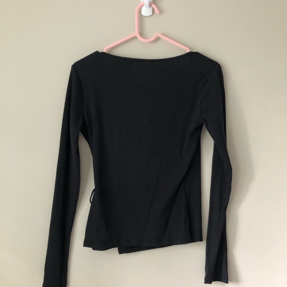 Hollister wrap top in black - Picture 2 of 3